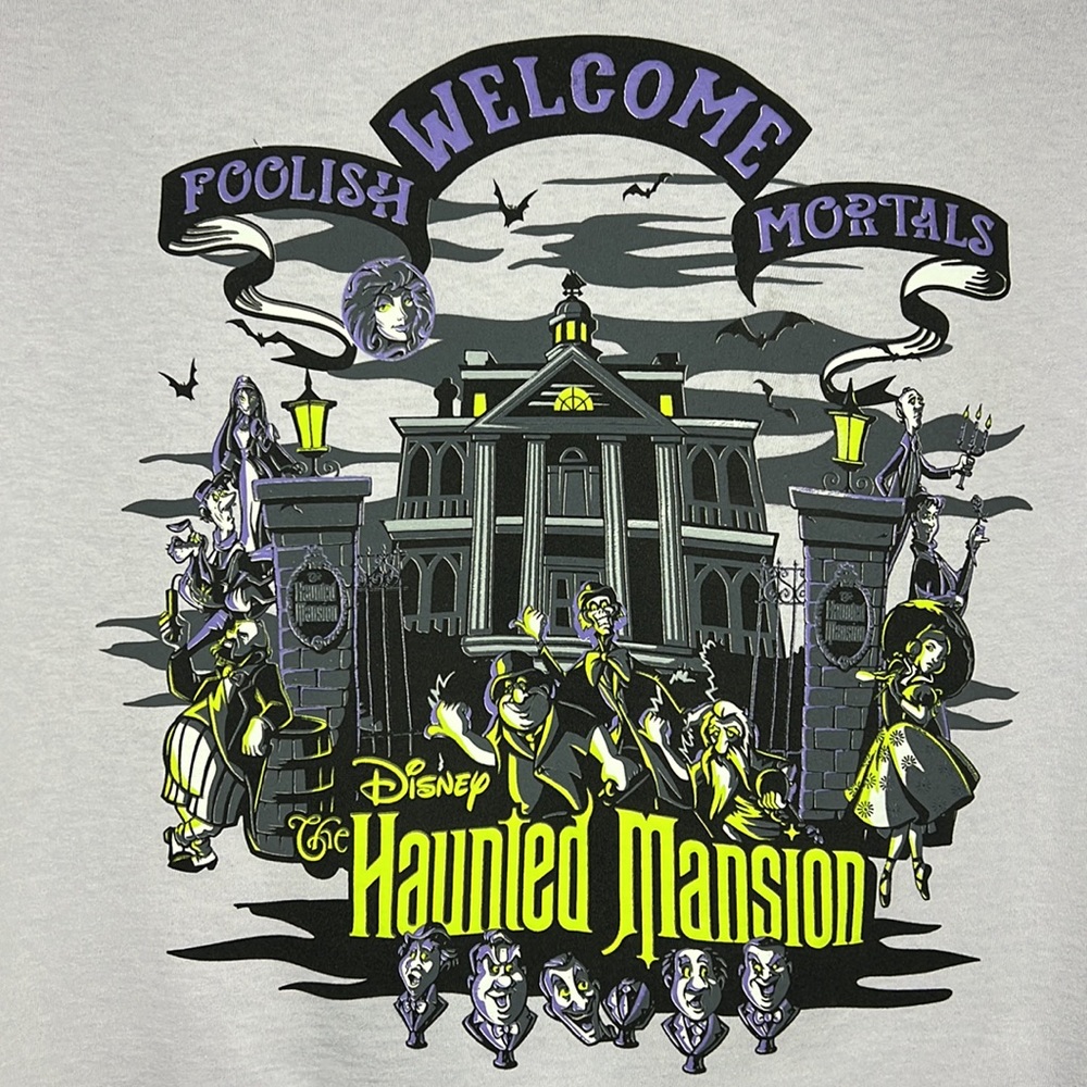 Disney Haunted Mansion Tshirt size XL